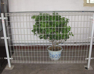 雙圈現(xiàn)貨護欄